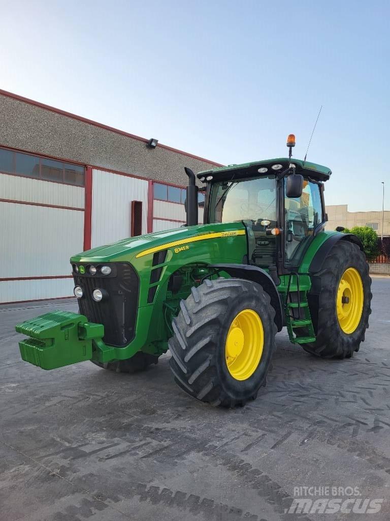 John Deere 8345 R الجرارات