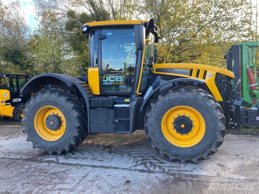 JCB Fastrac 4220 الجرارات