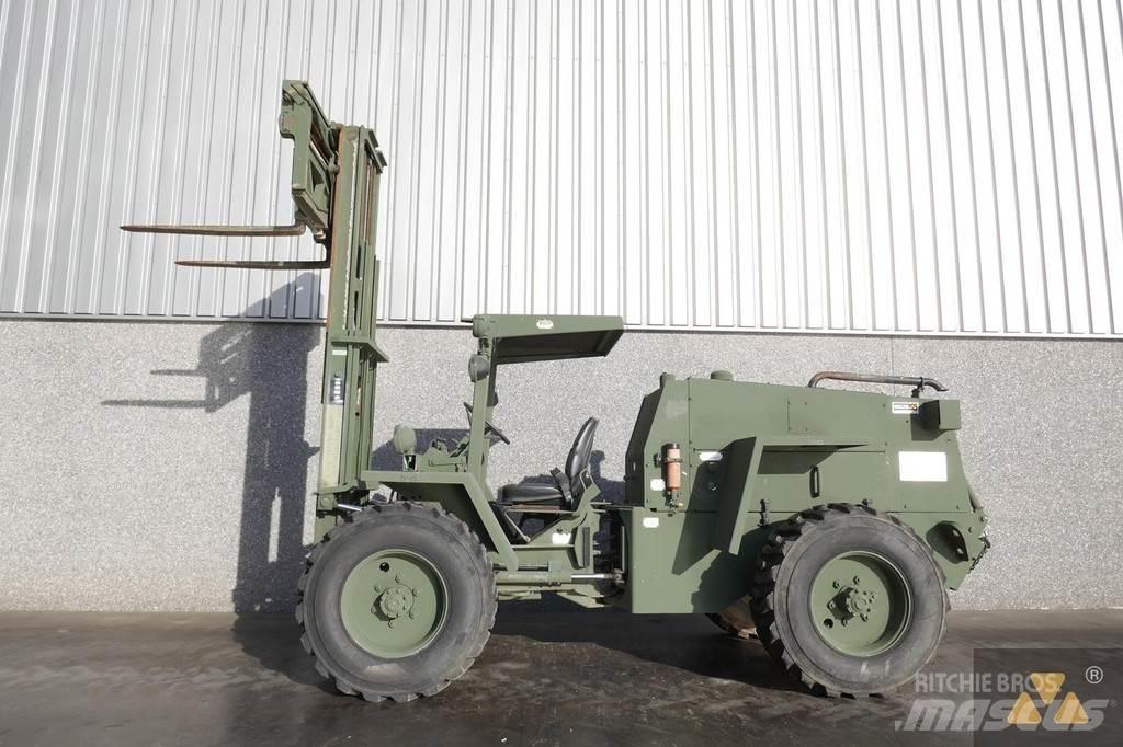 CASE M4K Ex-army شاحنات الطرق الوعرة