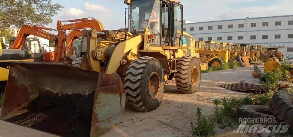 CAT 938 G لوادر بعجل