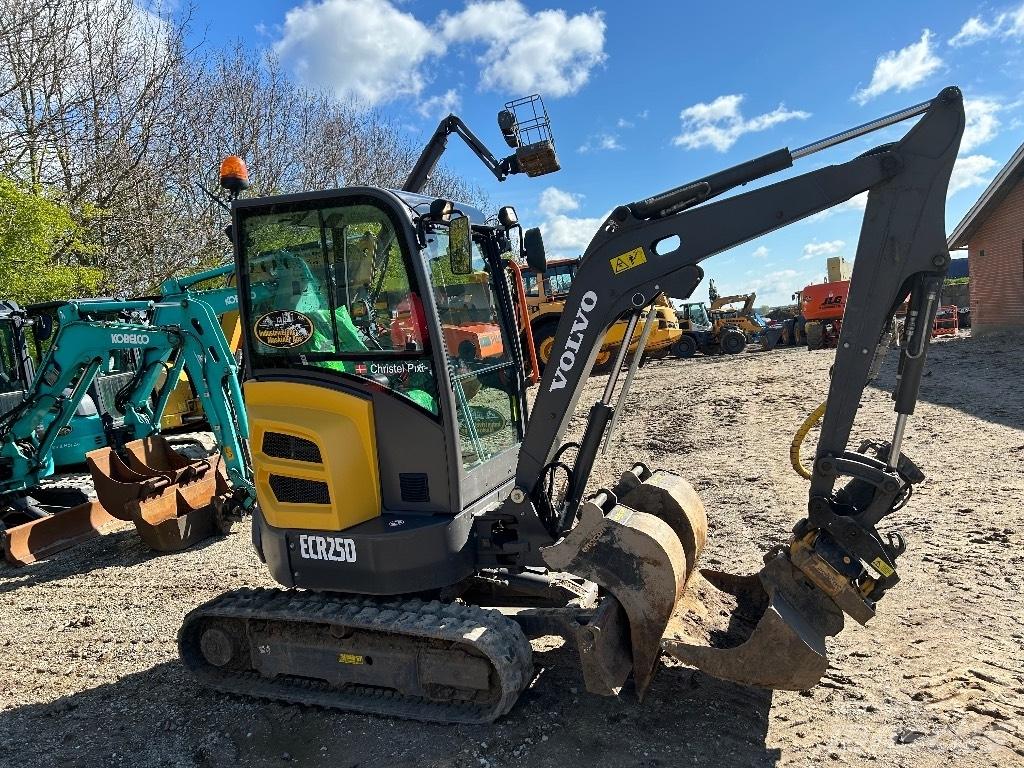 Volvo ECR 25 D حفارات صغيرة أقل من 7 طن (حفارات صغيرة)