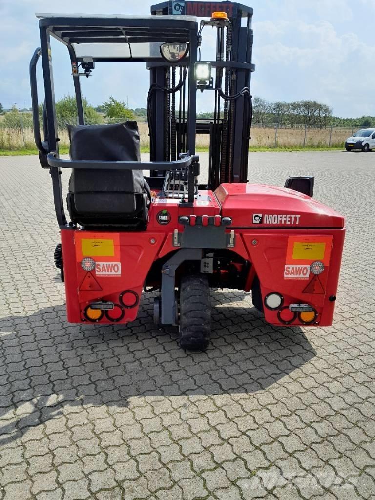 Moffett M4 25.3NX شاحنات الديزل