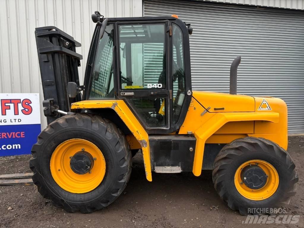 JCB 940 RT شاحنات الطرق الوعرة