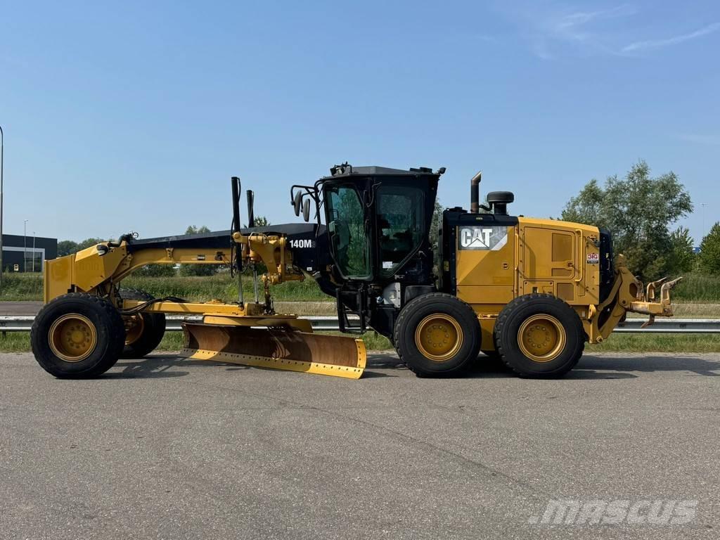 CAT 140M3 معدات تمهيد الطرق