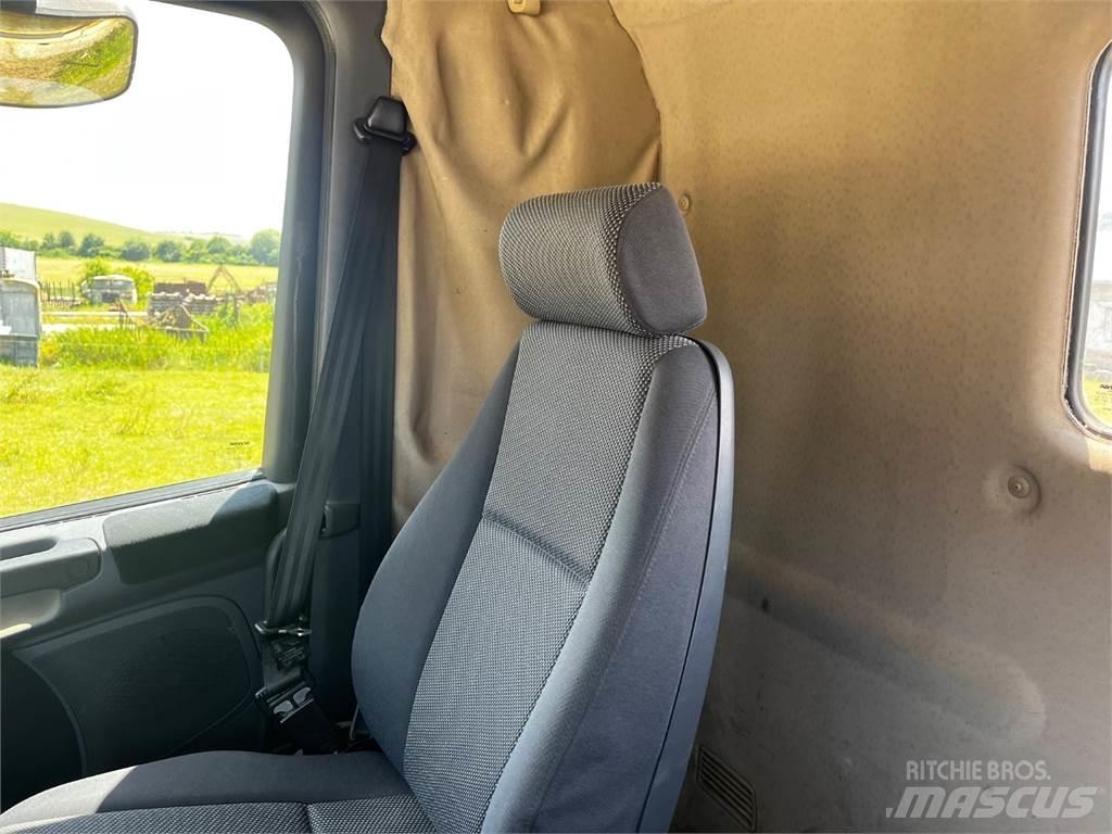 Scania R400 8X4 شاحنات بمقصورة وهيكل