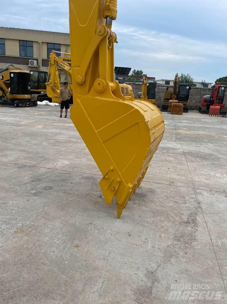 Komatsu pc220-7 حفارات زحافة