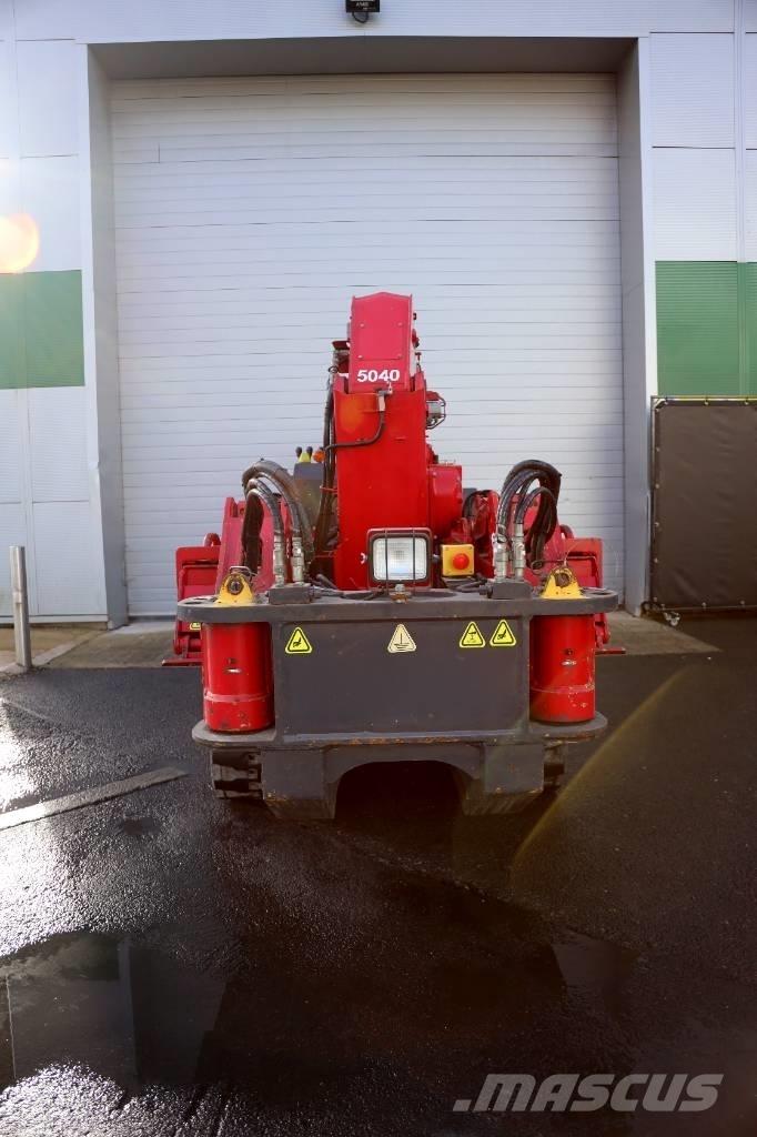 Unic URW-506 رافعات صغيرة