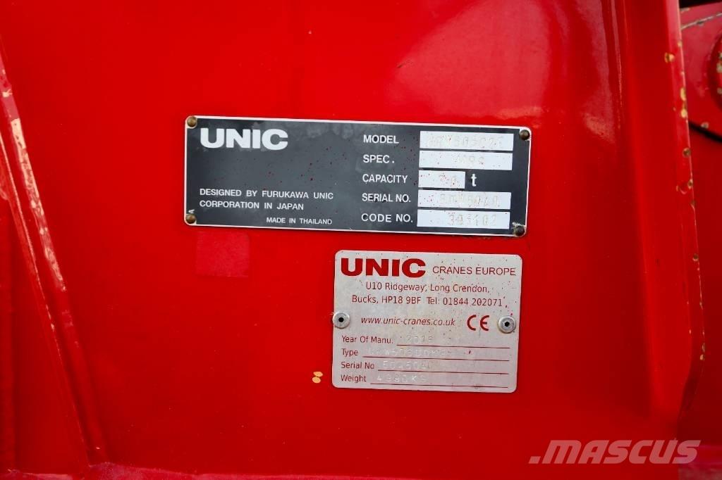 Unic URW-506 رافعات صغيرة