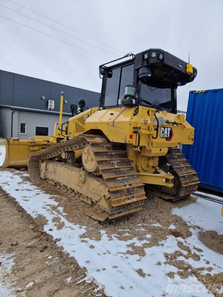 CAT D 5 بلدوزرات مجنزرة