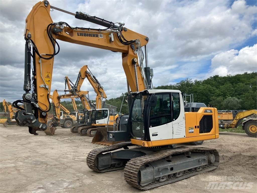 Liebherr R924 حفارات زحافة