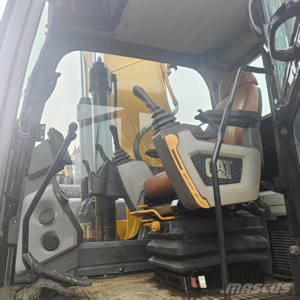 CAT 320 GC حفارات زحافة