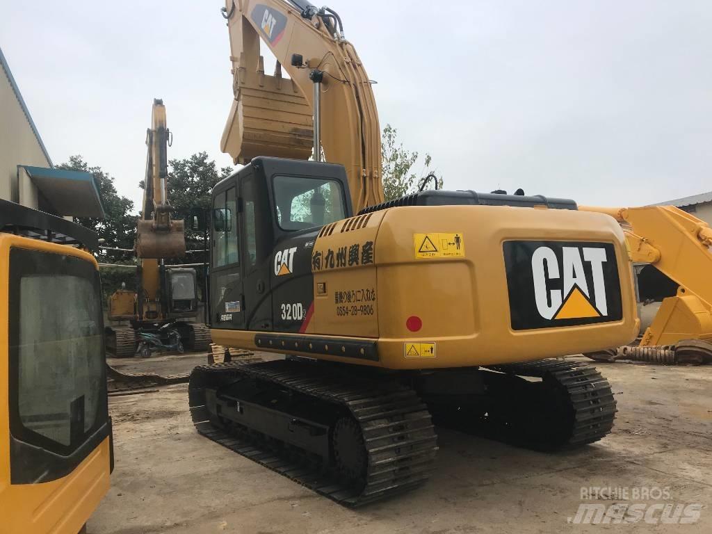 CAT 320 D L حفارات زحافة
