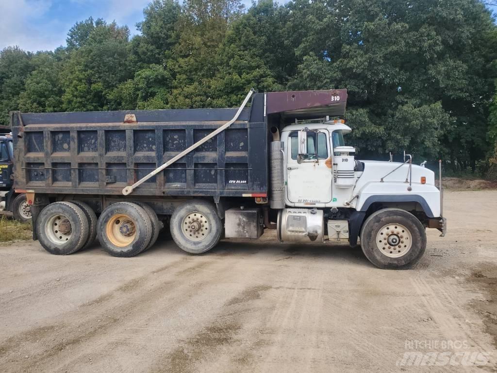 Mack RD 688 S شاحنات قلابة