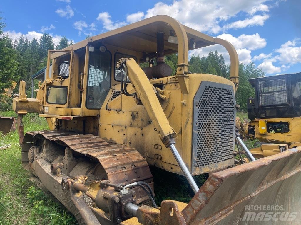 CAT D 8 K بلدوزرات مجنزرة
