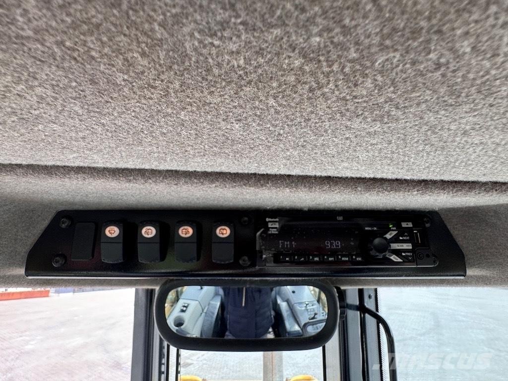 CAT D6N XL بلدوزرات مجنزرة