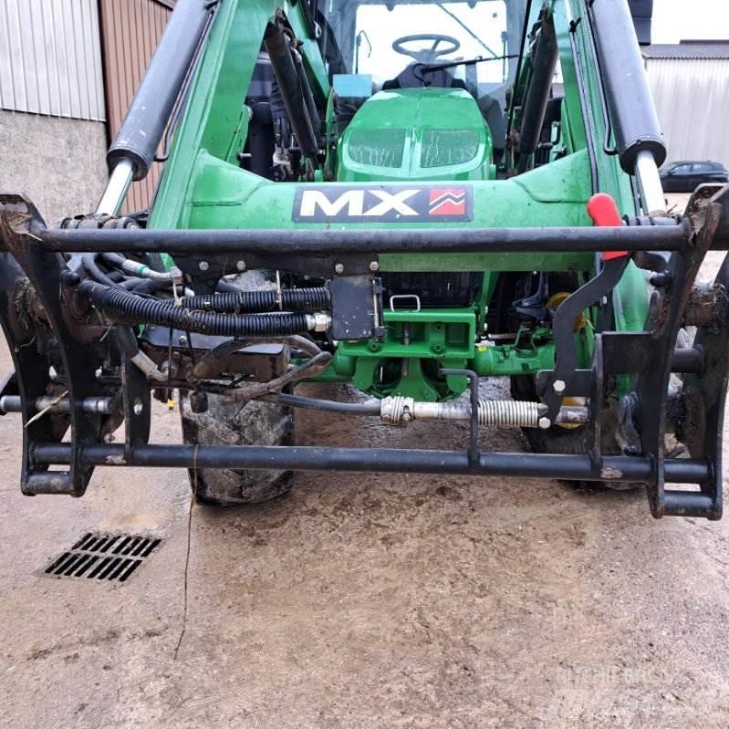 John Deere 6120M الجرارات