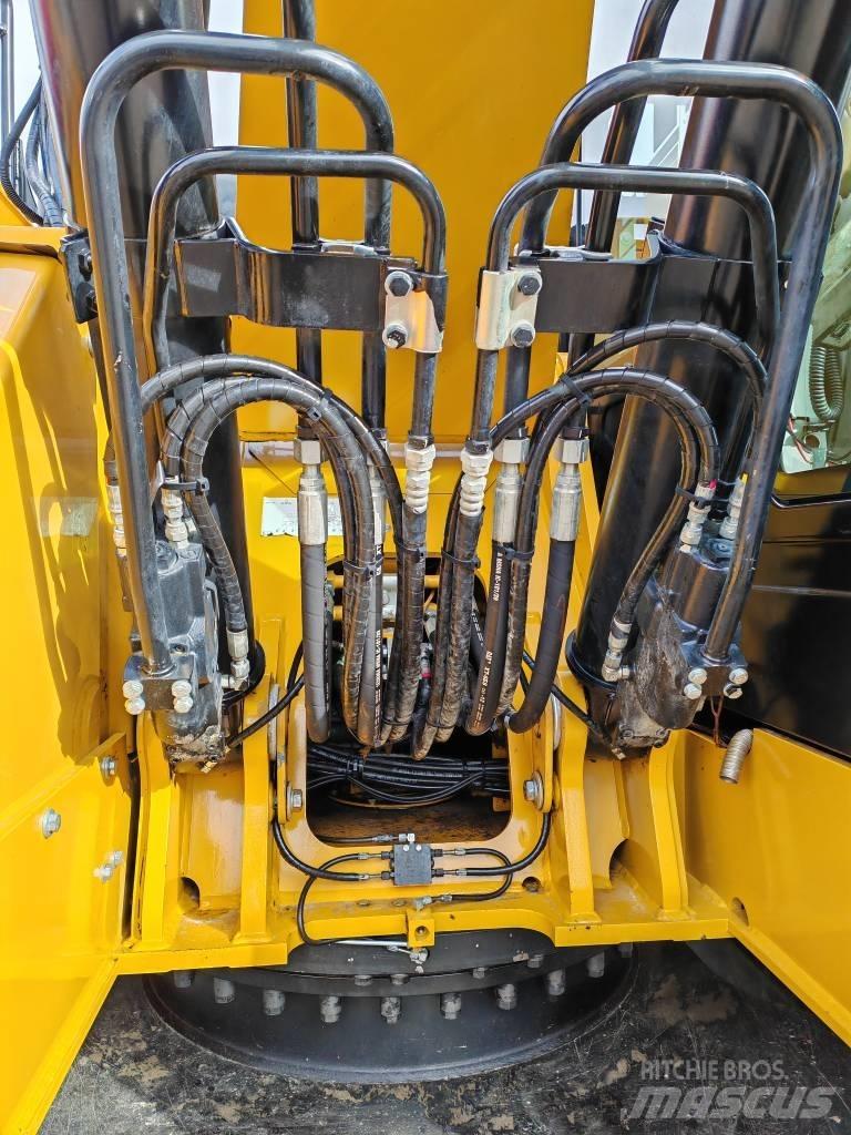 CAT 325 F L حفارات زحافة