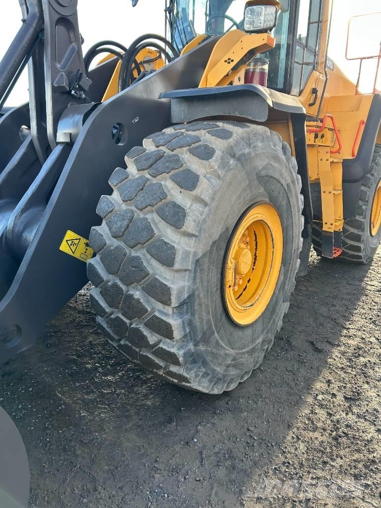 Volvo L 180 H لوادر بعجل