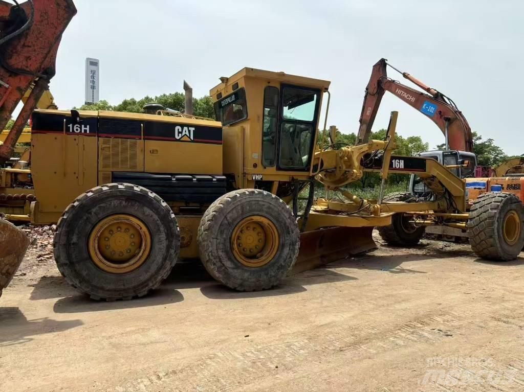 CAT 16h معدات تمهيد الطرق