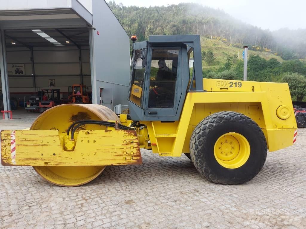 Bomag BW 219 D-2 مداحل أحادية الأسطوانة