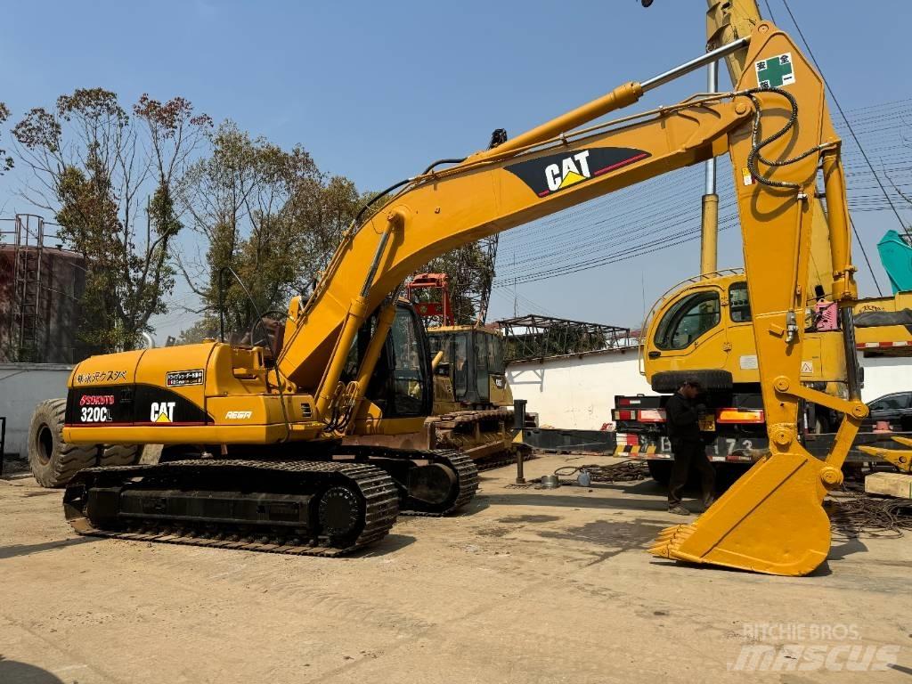CAT 320 C L حفارات زحافة