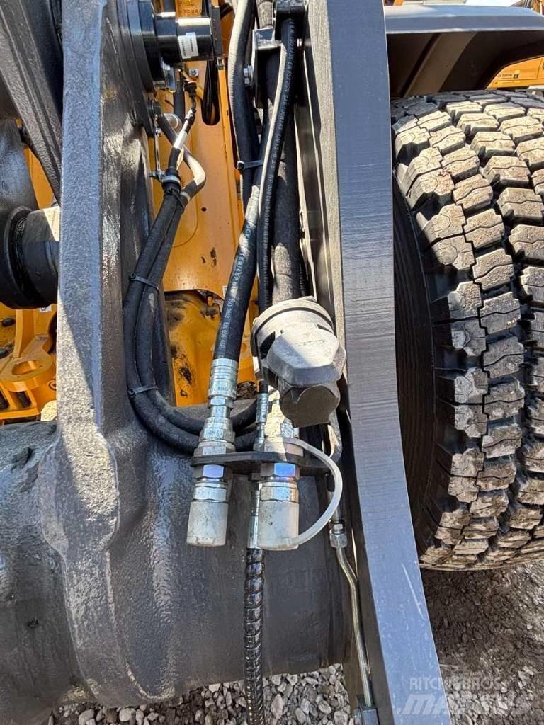 Volvo L110H لوادر بعجل