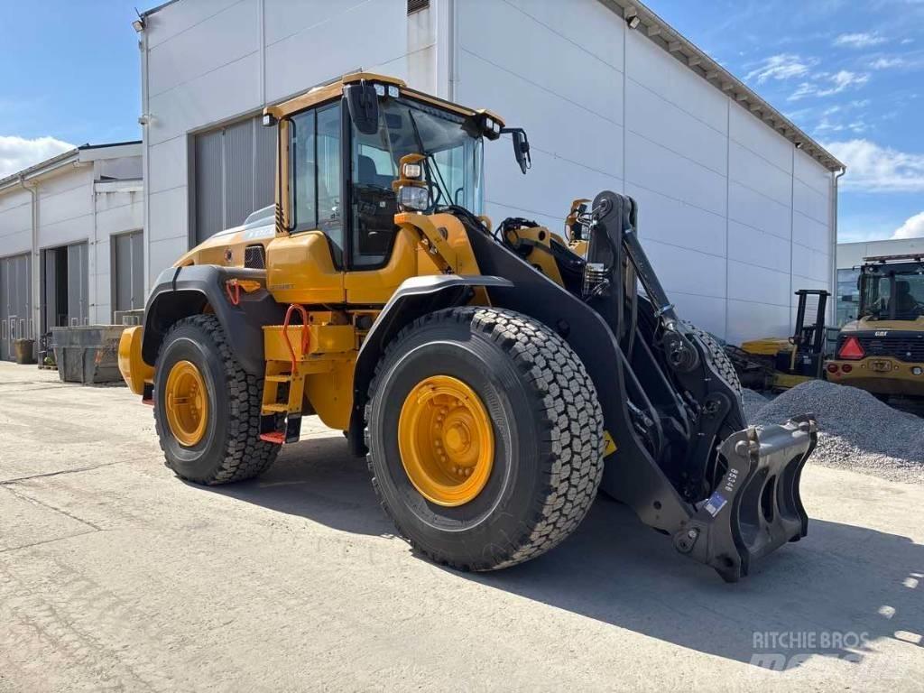 Volvo L110H لوادر بعجل