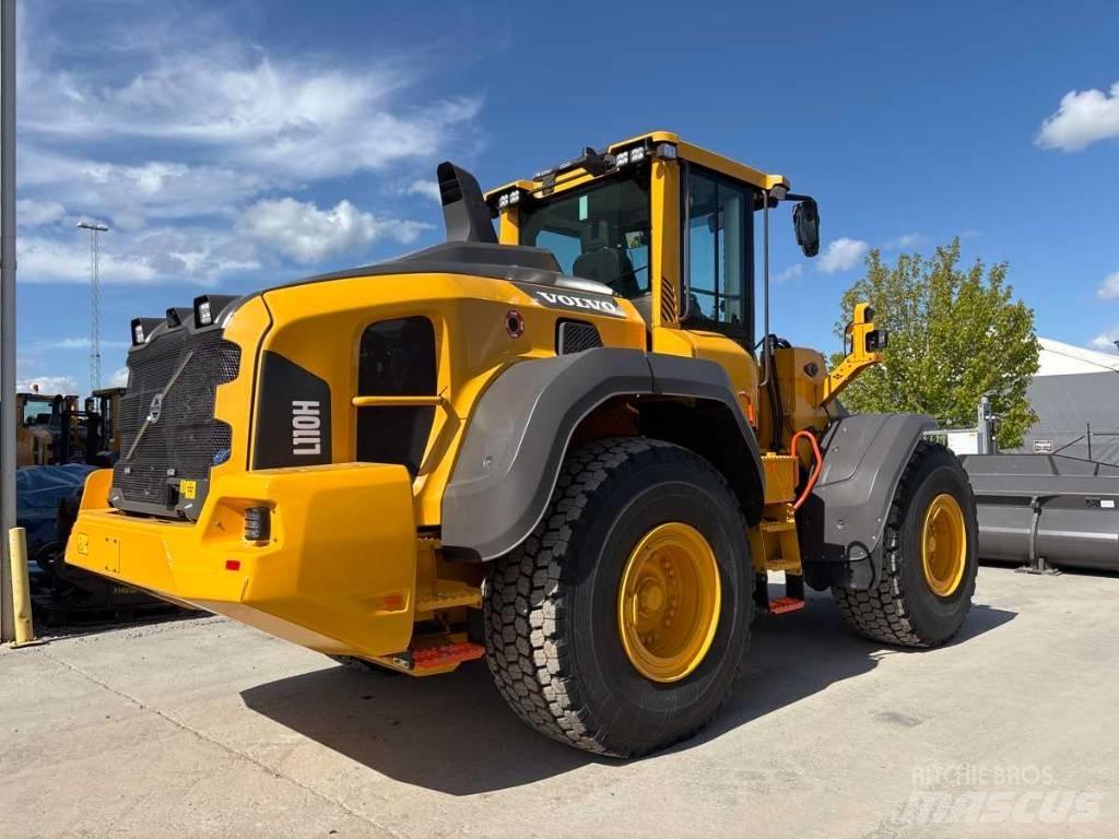 Volvo L110H لوادر بعجل