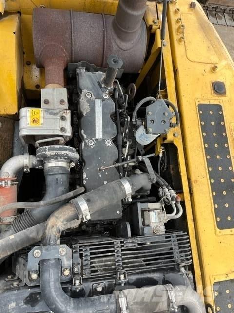 Komatsu PC 210 LC-8 حفارات زحافة