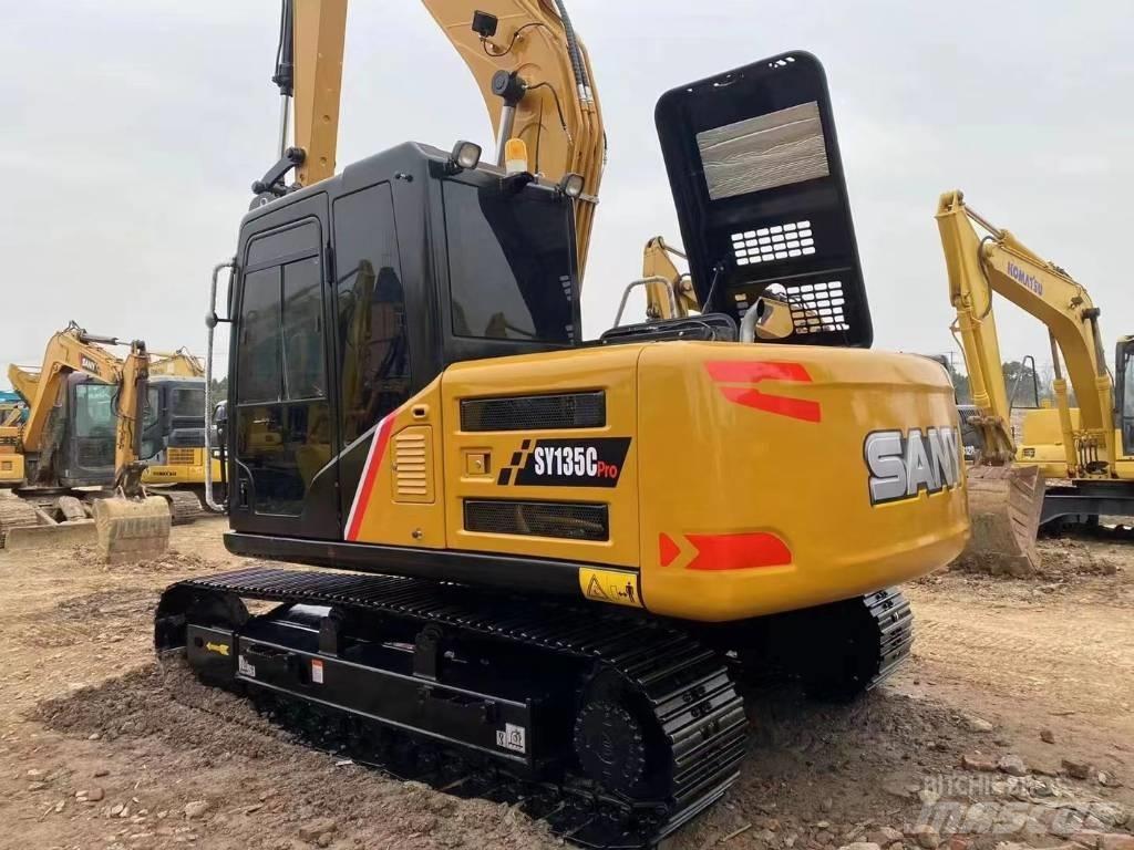 Sany SY 135 C حفارات زحافة