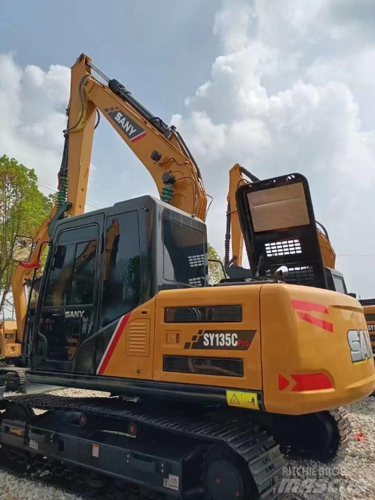 Sany SY 135 C حفارات زحافة