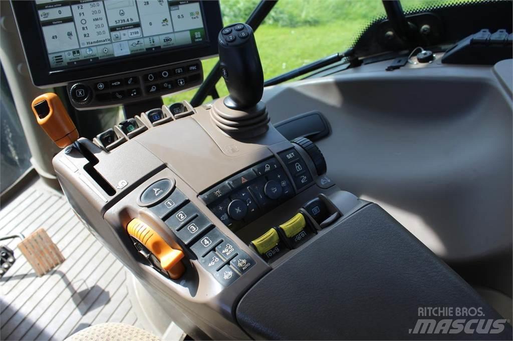 John Deere 6215R الجرارات