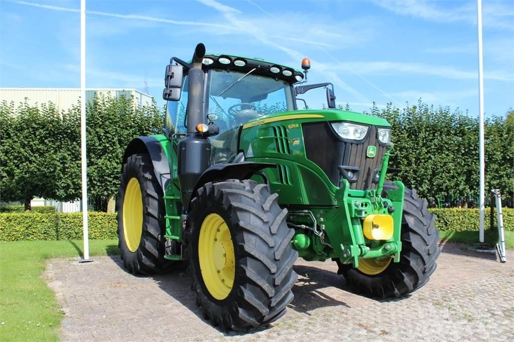 John Deere 6215R الجرارات