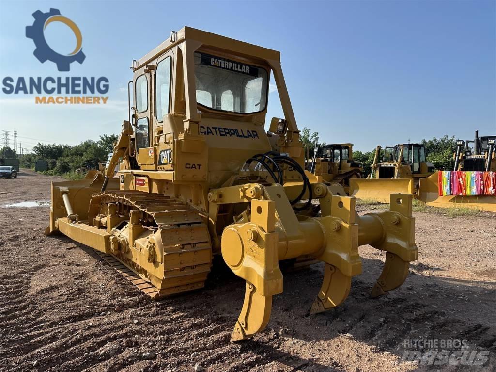 CAT D 7 G بلدوزرات مجنزرة