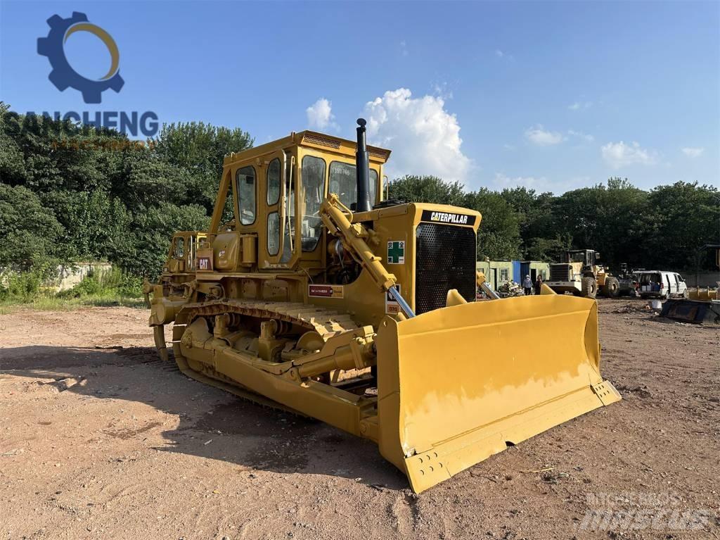 CAT D 7 G بلدوزرات مجنزرة