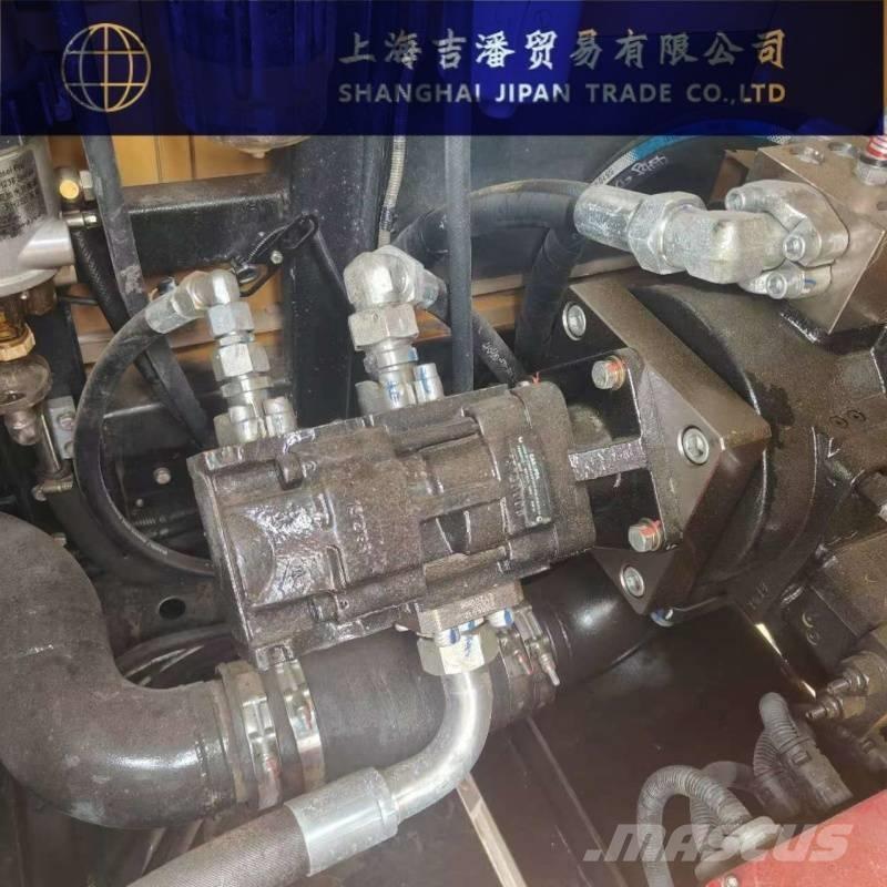 Sany SCC1000A رافعات مجنزرة