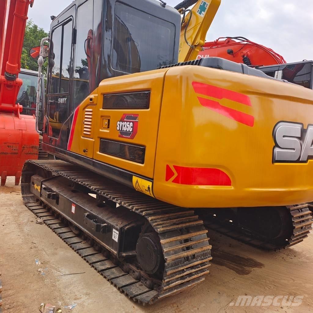 Sany SY 135 C حفارات زحافة