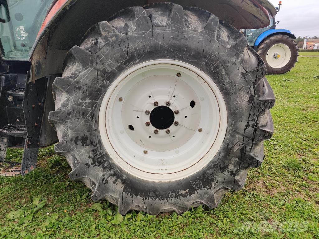 New Holland T7.200 الجرارات