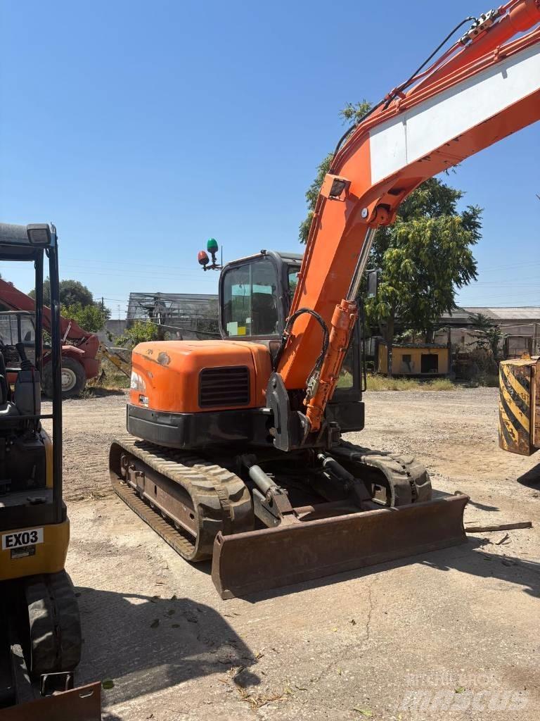 Doosan DX 80 R حفارات وسط 7 طن - 12 طن