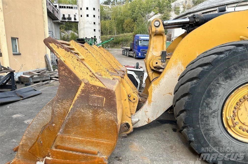 CAT 980 K لوادر بعجل