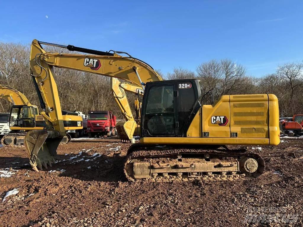 CAT 320GC حفارات زحافة
