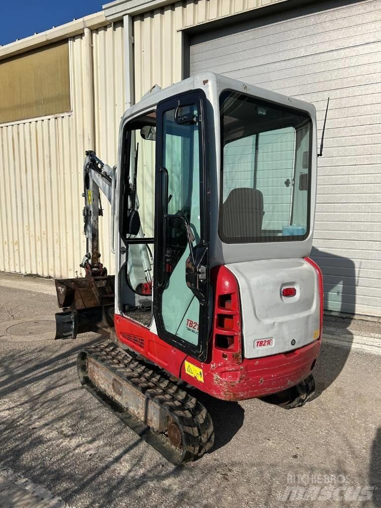 Takeuchi TB216 حفارات صغيرة أقل من 7 طن (حفارات صغيرة)