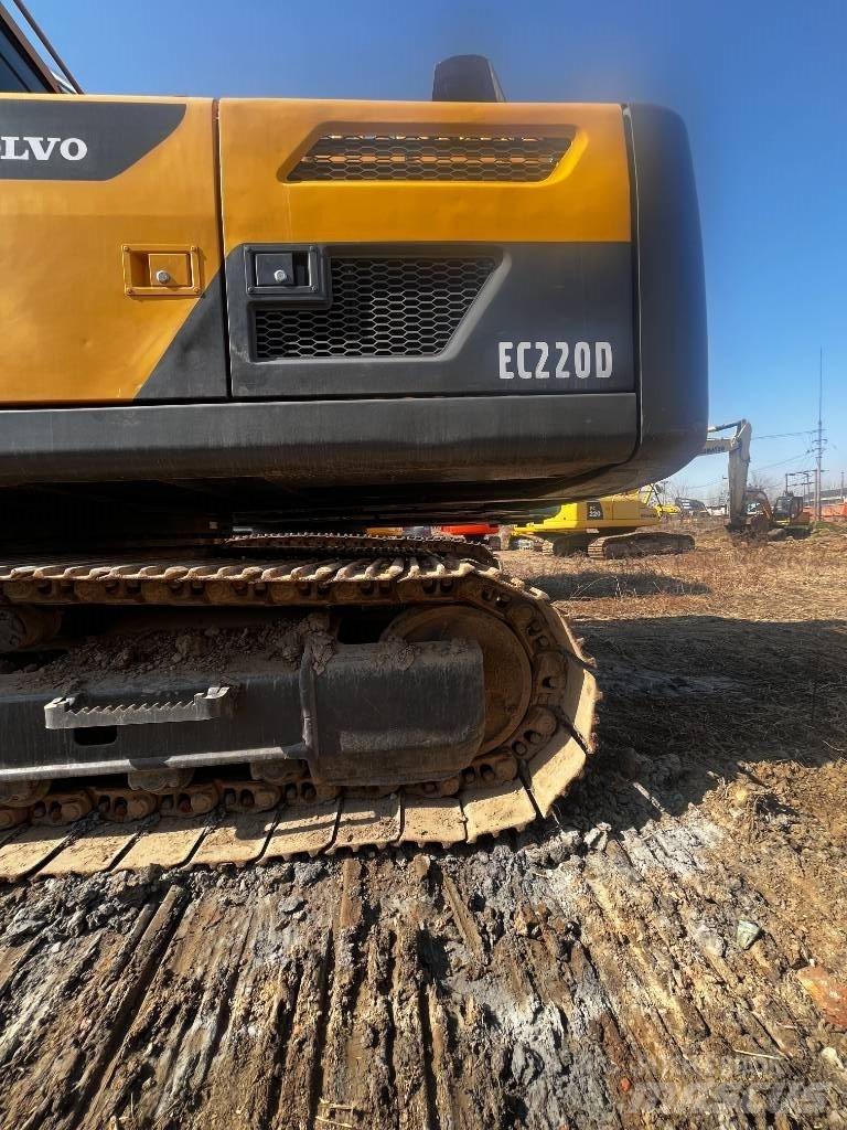 Volvo EC 220 حفارات زحافة