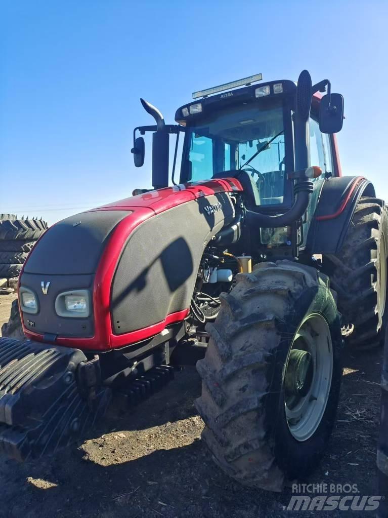 Case IH FARMALL 1404 الجرارات