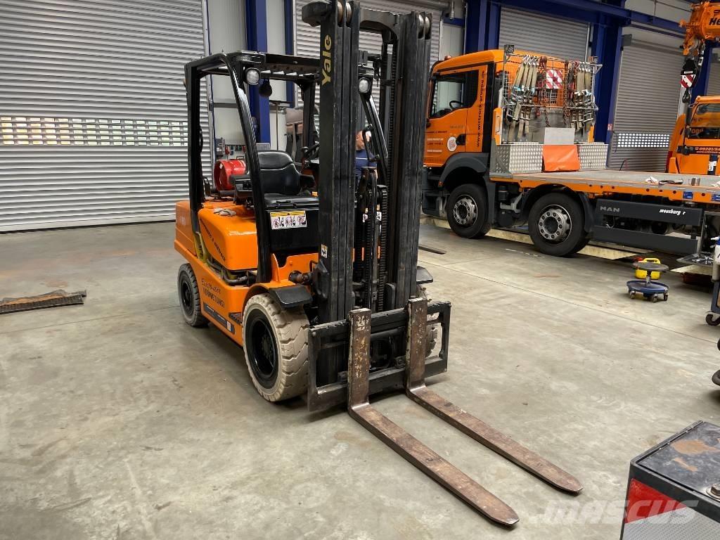 Yale GLP 35 VX شاحنات LPG