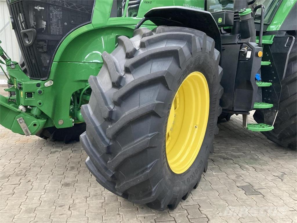 John Deere 7R 310 الجرارات
