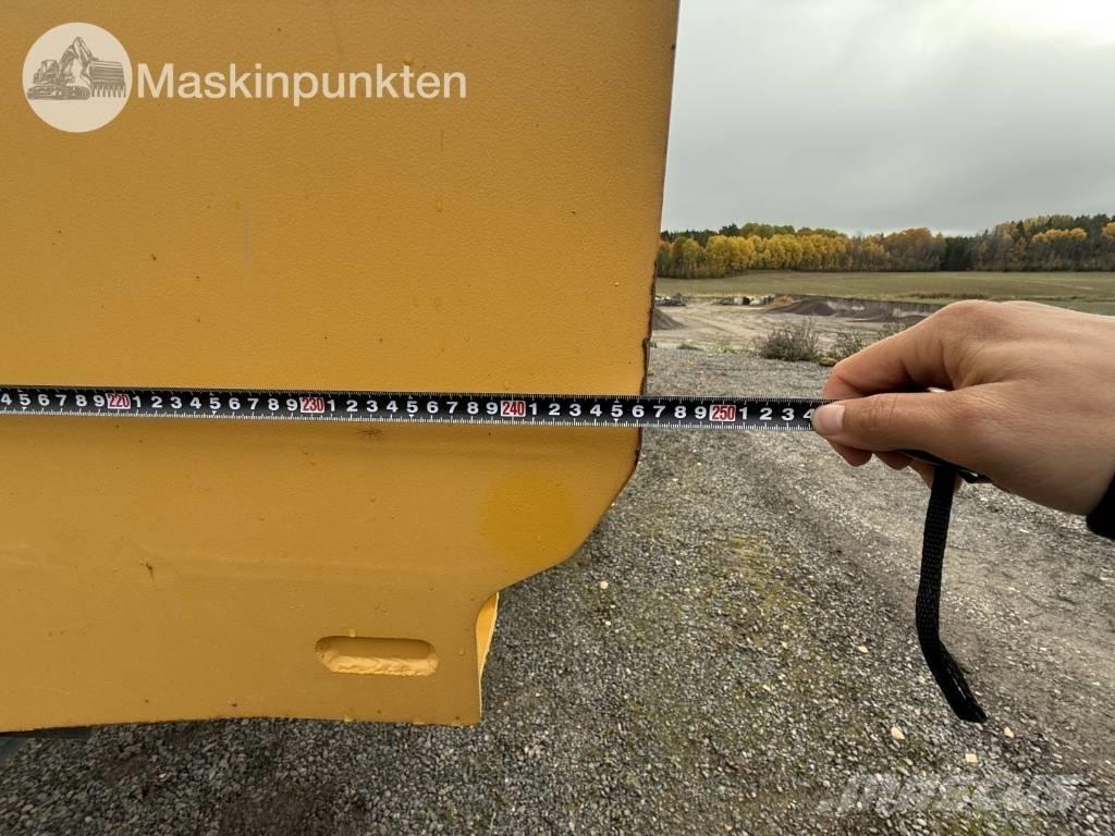 Metsjö MetaQ 60 مقطورات قلابة