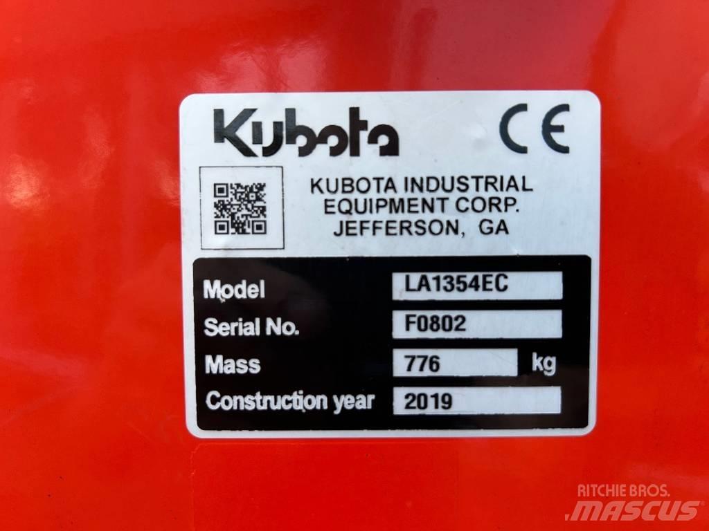 Kubota M 8540 الجرارات