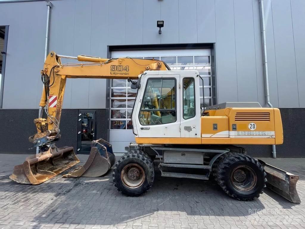 Liebherr A904C | A/C حفارات بعجل