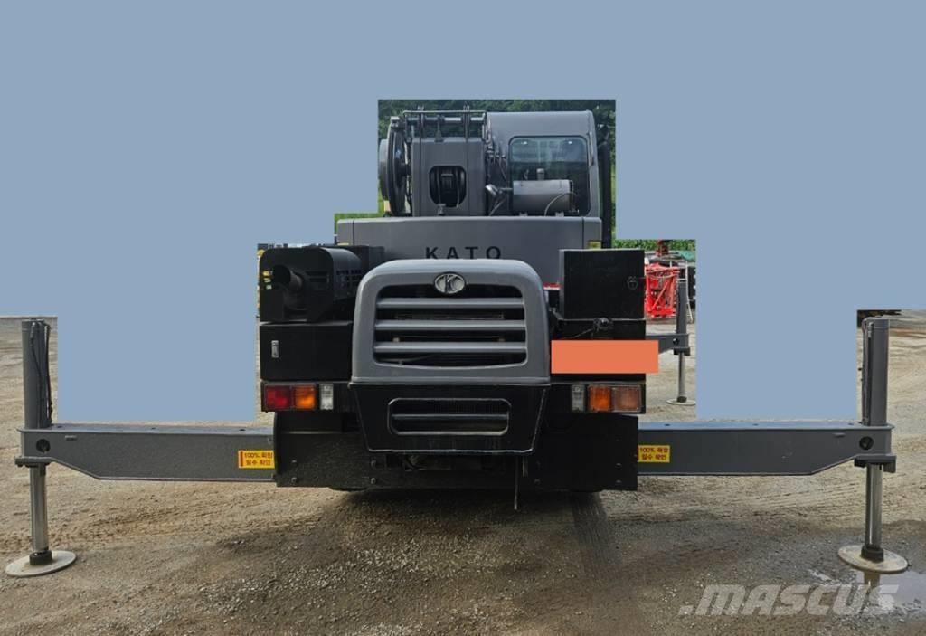 Kato KRM-13H-2 رافعات صالحة لكل أنواع الطرق